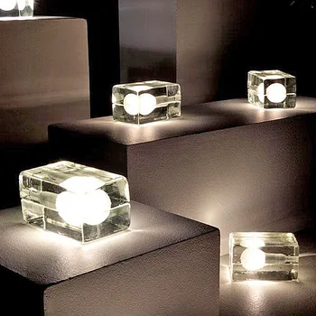 Настолна лампа Nordic лед с крушка от съвременното стъкло творческа личност Хол и спалня с мини лампа за кабинет от прозрачен кристал